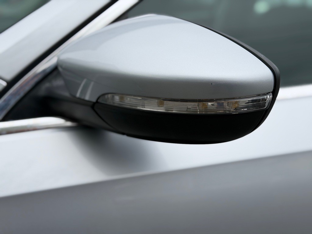 2016 Volkswagen Passat Image 8