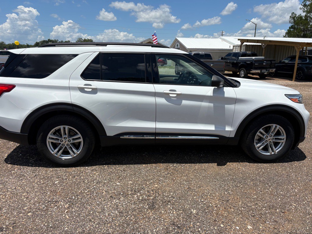 2020 Ford Explorer Image 8
