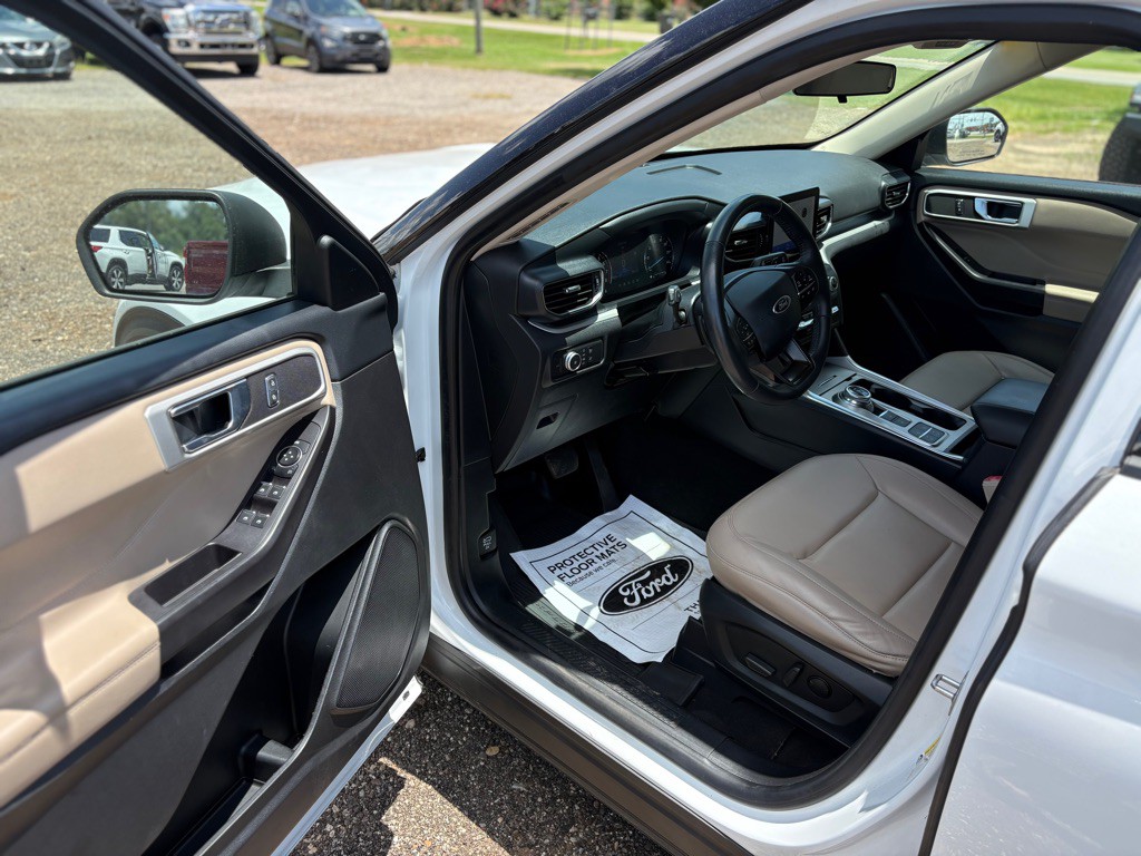 2020 Ford Explorer Image 9