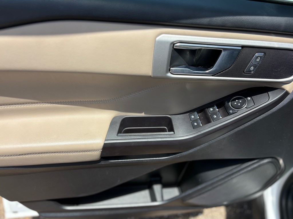 2020 Ford Explorer Image 16