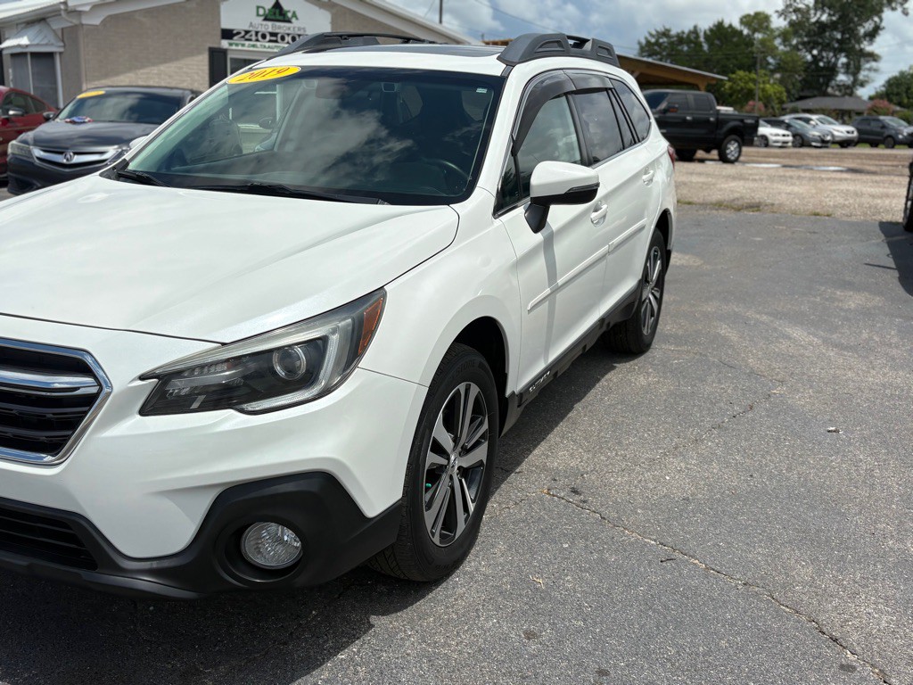 2019 Subaru Outback Image 2