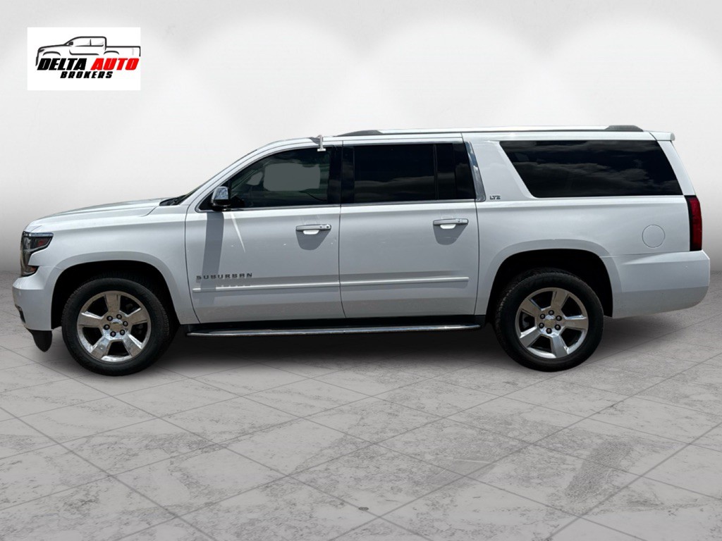 2016 Chevrolet Suburban Image 2