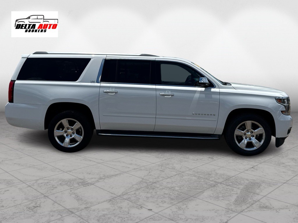2016 Chevrolet Suburban Image 4