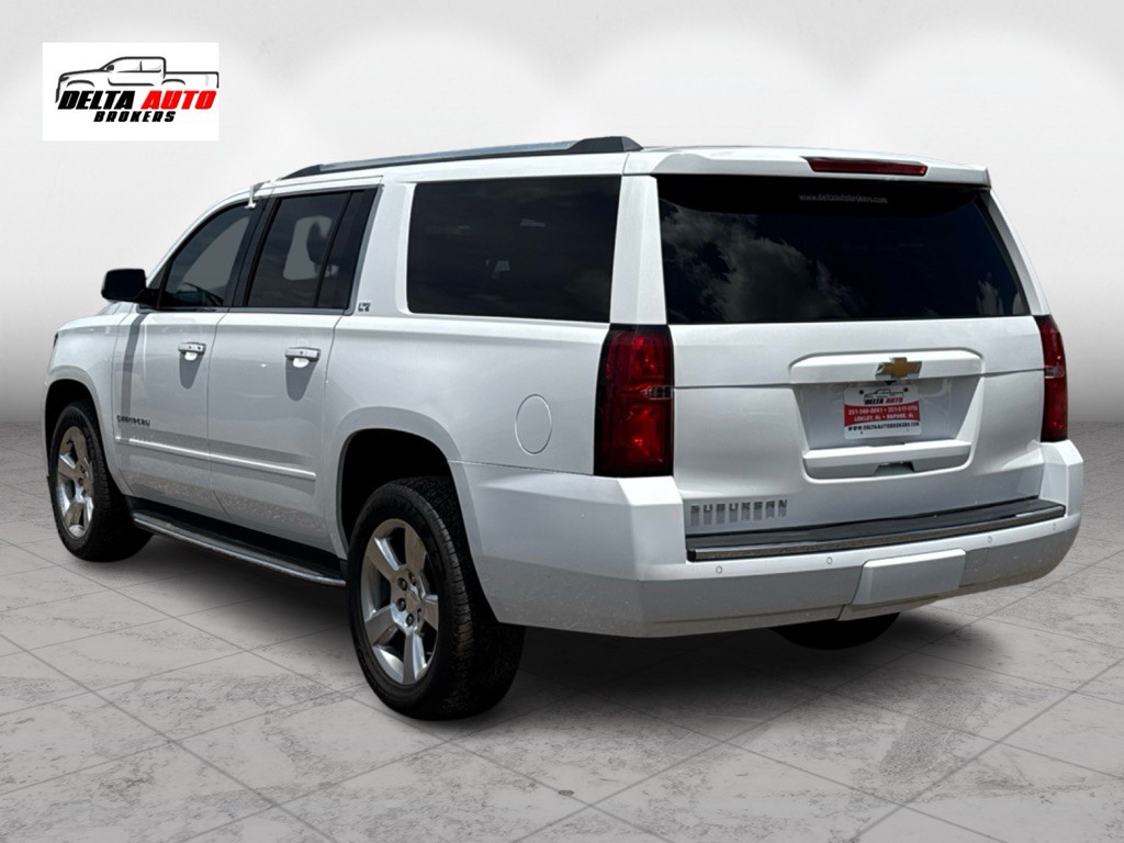 2016 Chevrolet Suburban Image 6