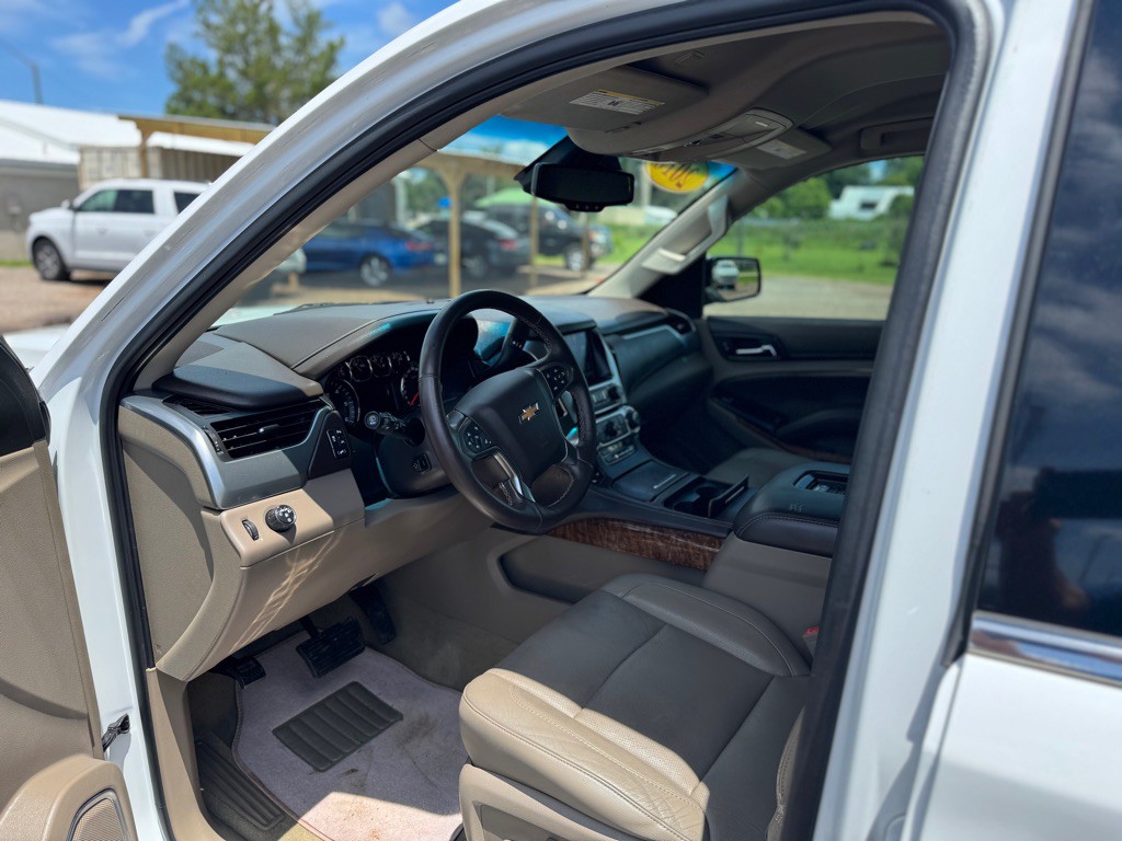 2016 Chevrolet Suburban Image 7