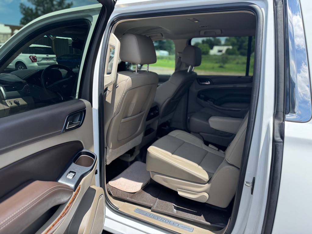 2016 Chevrolet Suburban Image 9