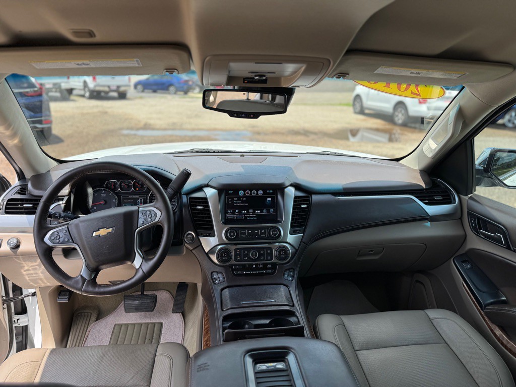 2016 Chevrolet Suburban Image 10