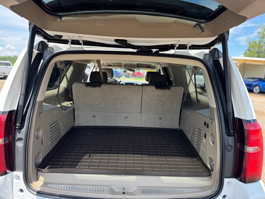2016 Chevrolet Suburban Image 13