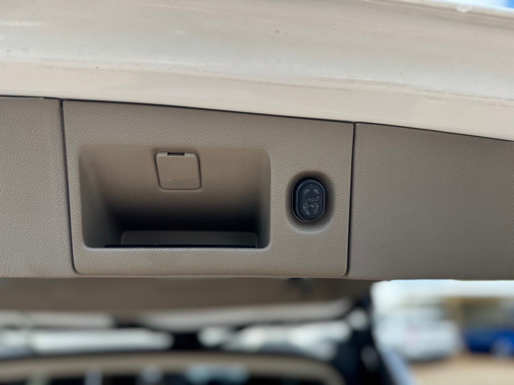2016 Chevrolet Suburban Image 14