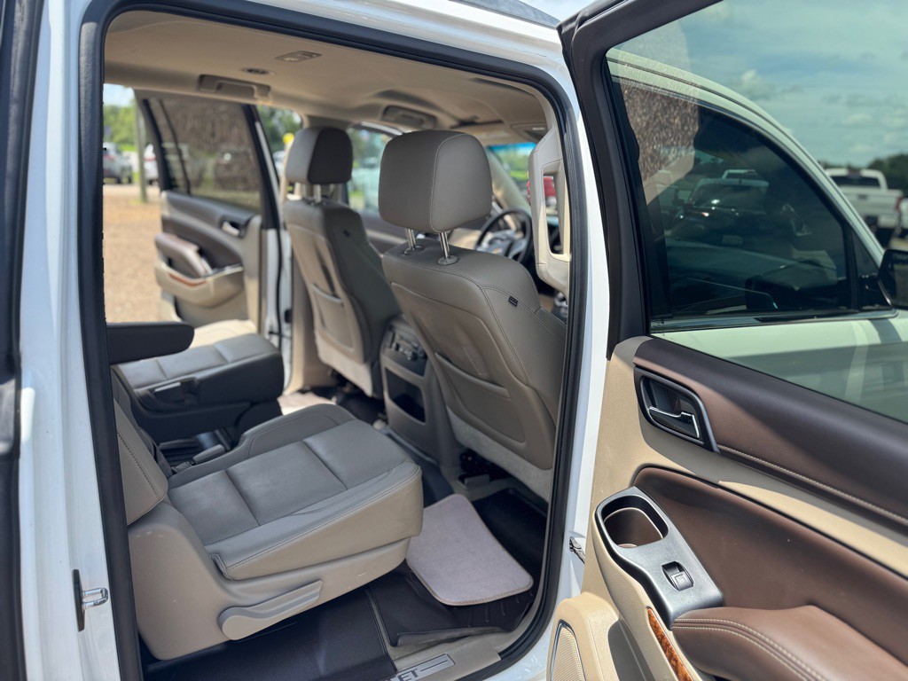 2016 Chevrolet Suburban Image 15