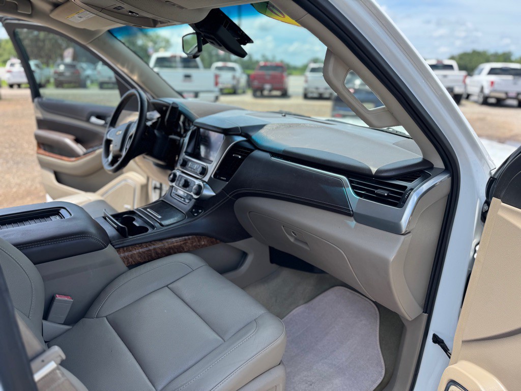 2016 Chevrolet Suburban Image 16