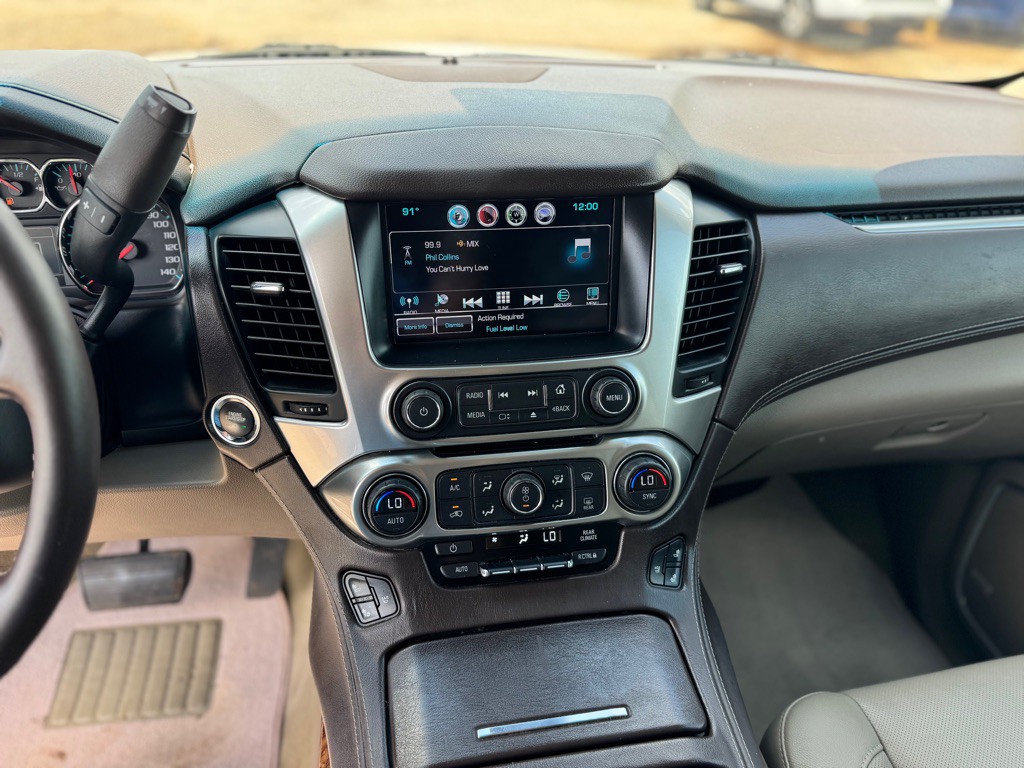2016 Chevrolet Suburban Image 20