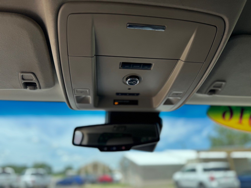 2016 Chevrolet Suburban Image 21
