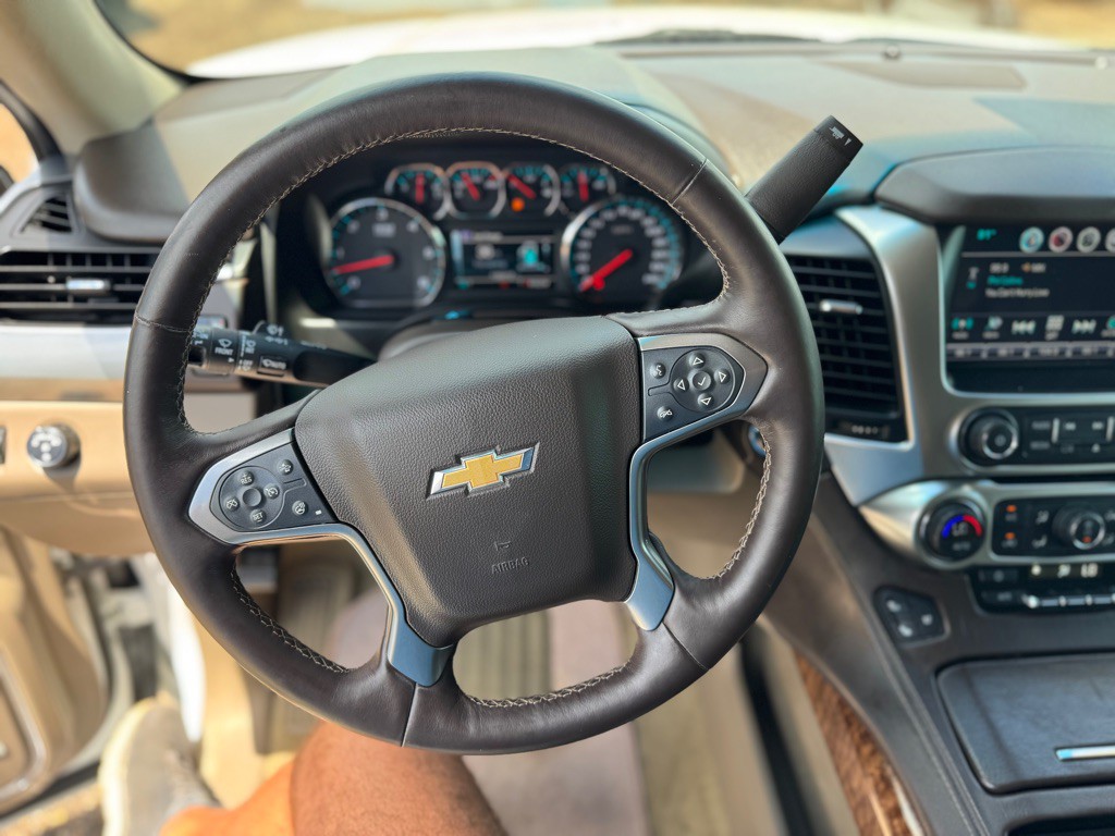 2016 Chevrolet Suburban Image 23