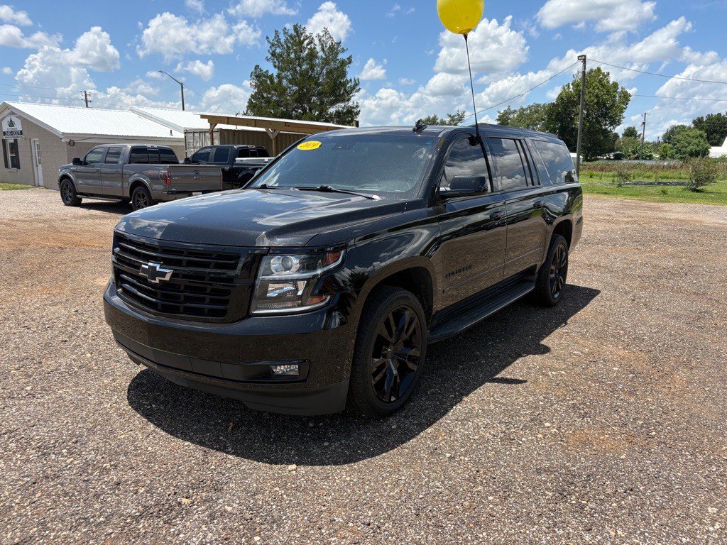 2019 Chevrolet Suburban Image 2