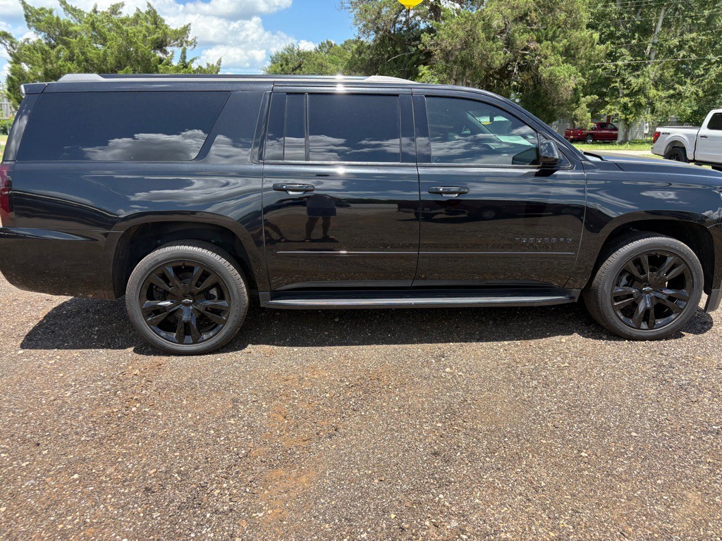 2019 Chevrolet Suburban Image 7