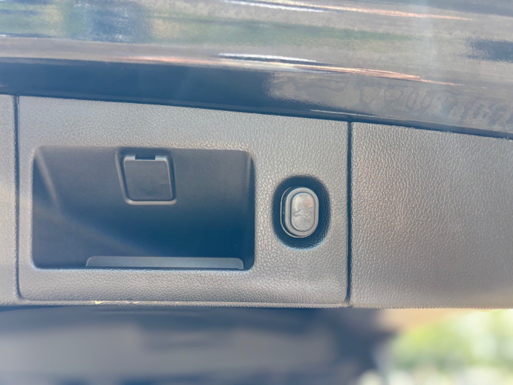 2019 Chevrolet Suburban Image 13