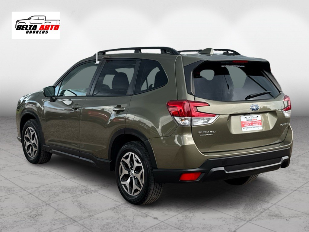 2022 Subaru Forester Image 2