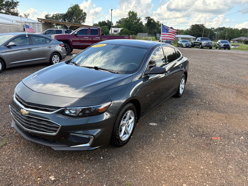2018 Chevrolet Malibu Image 2