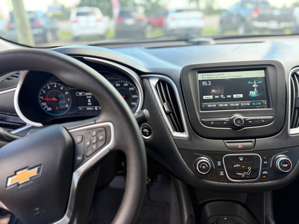 2018 Chevrolet Malibu Image 8