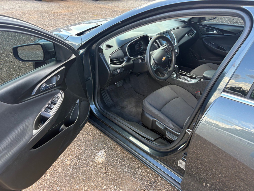 2018 Chevrolet Malibu Image 11