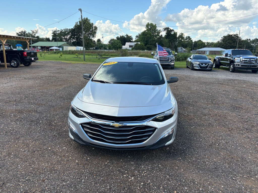 2019 Chevrolet Malibu Image 2