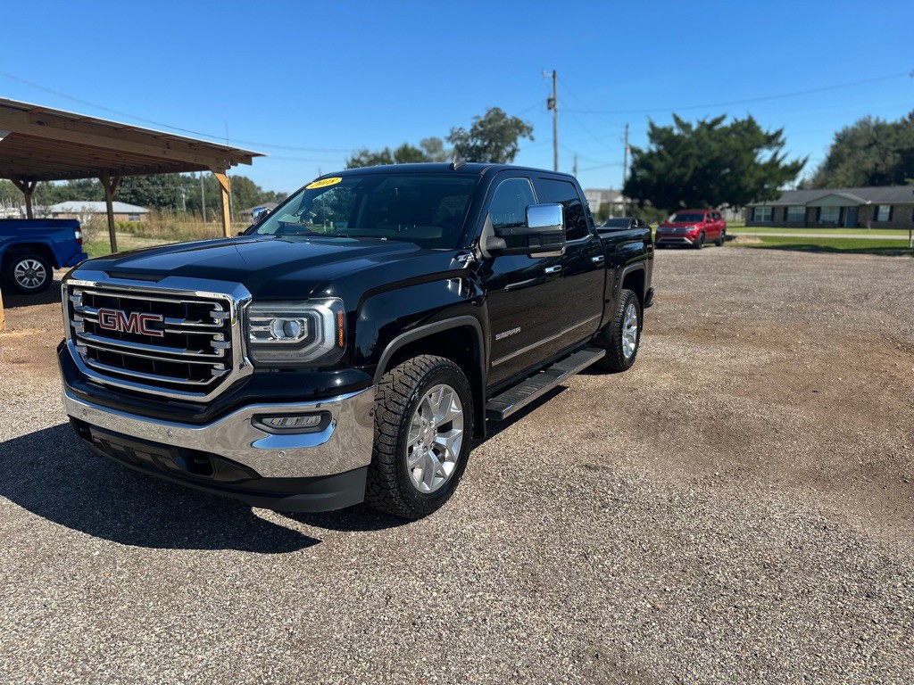 2018 GMC Sierra Image 2