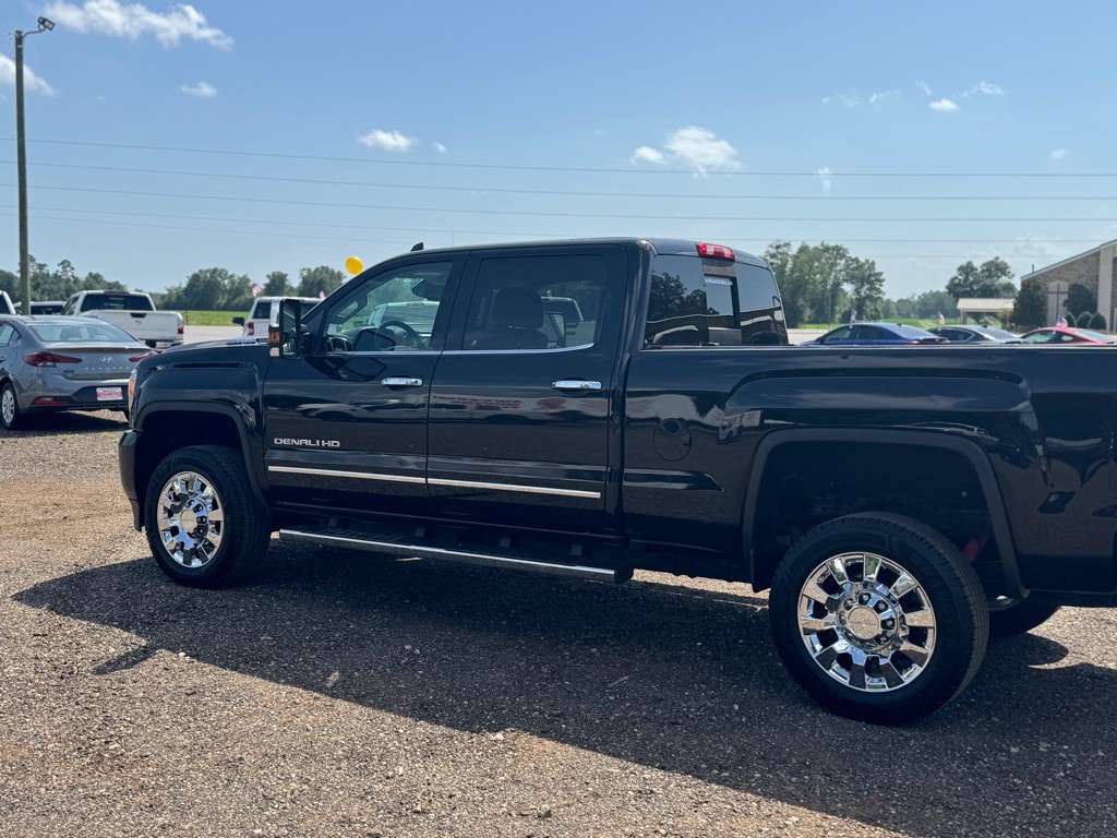 2018 GMC Sierra Image 4