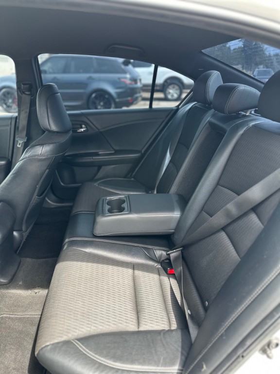 2017 Honda Accord Image 10