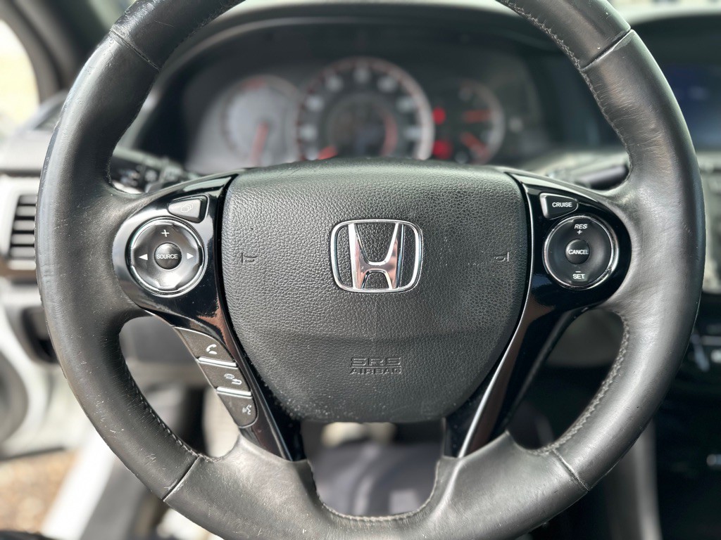 2017 Honda Accord Image 11