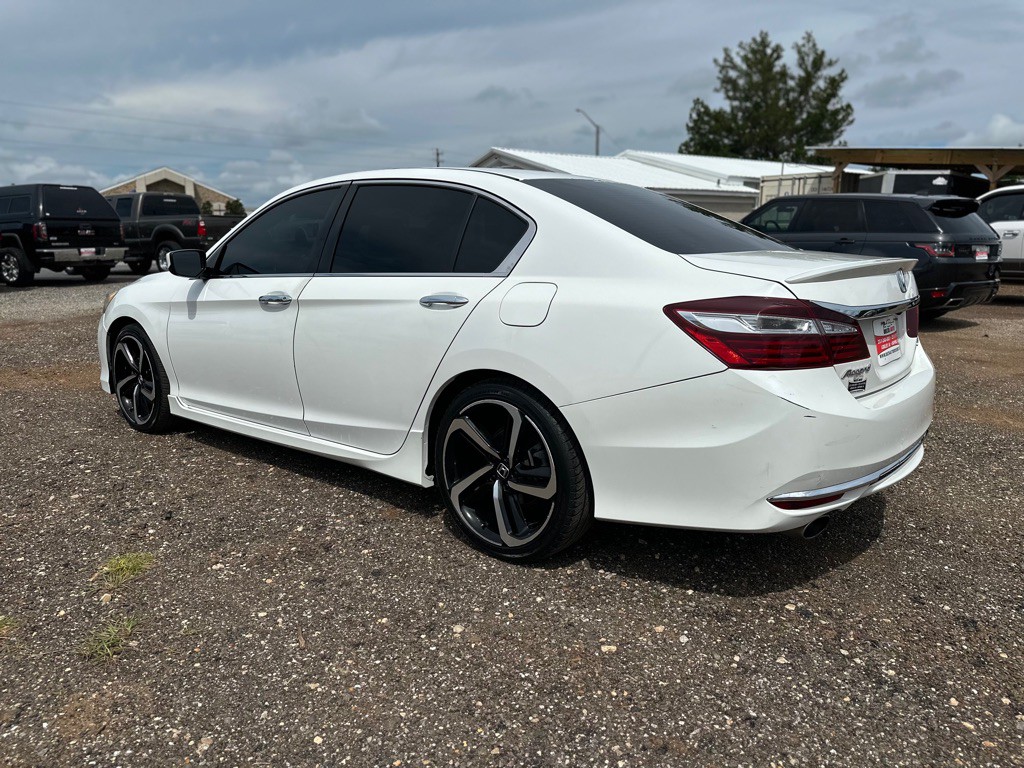 2017 Honda Accord Image 3