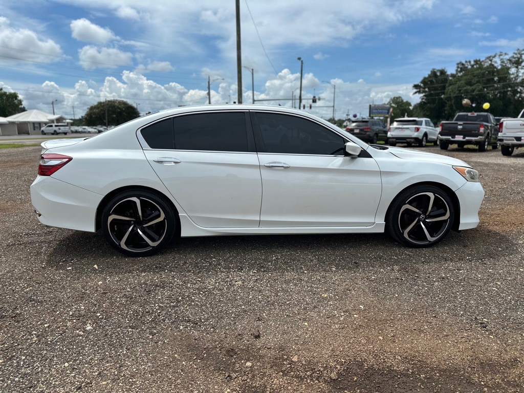 2017 Honda Accord Image 5