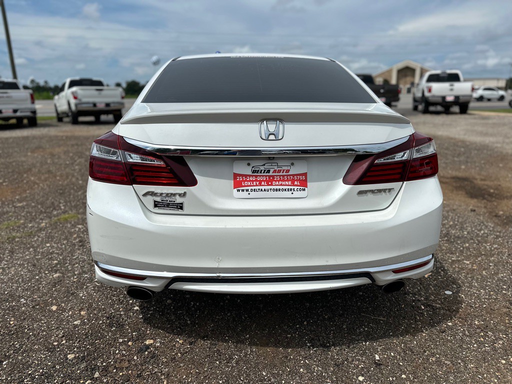 2017 Honda Accord Image 8