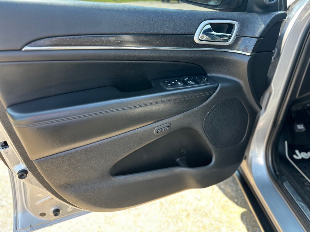 2018 Jeep Grand Cherokee Image 12