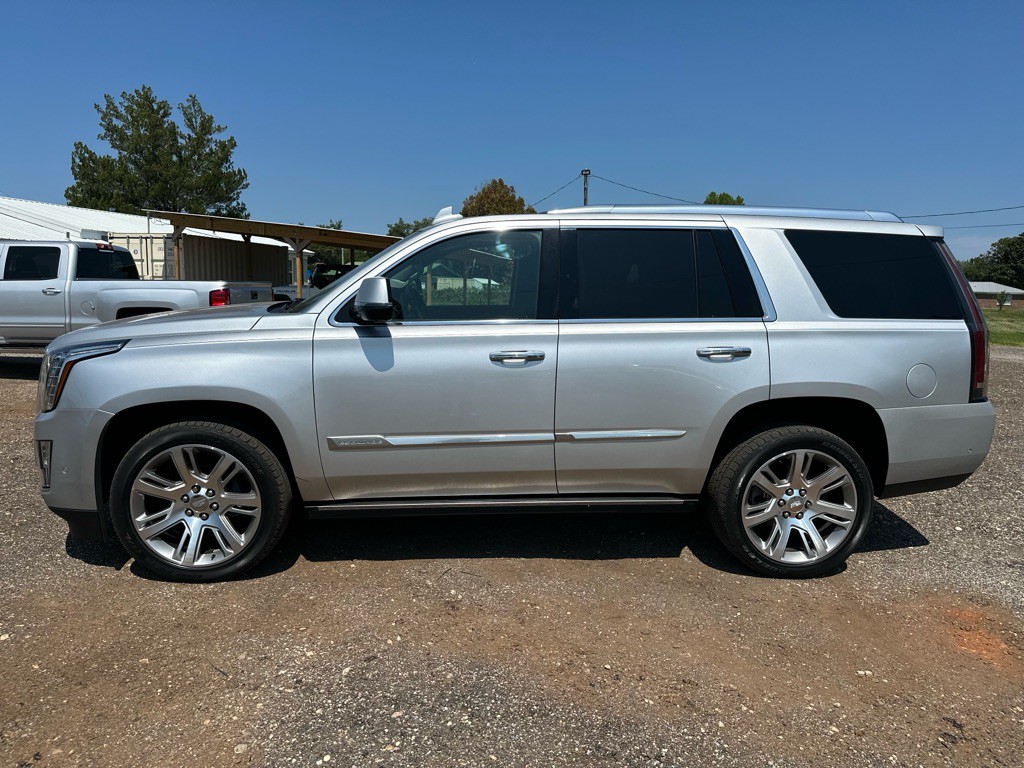 2017 Cadillac Escalade Image 4