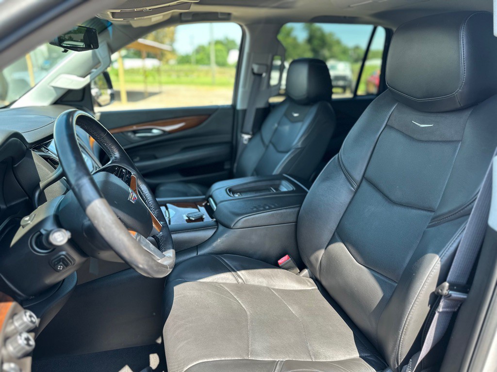 2017 Cadillac Escalade Image 9