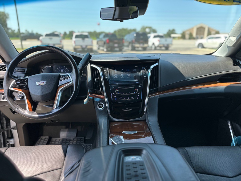 2017 Cadillac Escalade Image 12