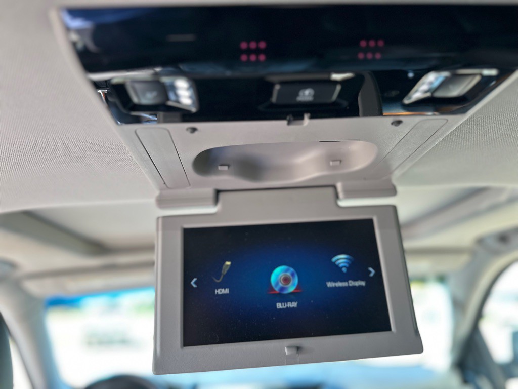 2017 Cadillac Escalade Image 14