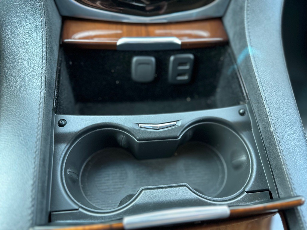 2017 Cadillac Escalade Image 16