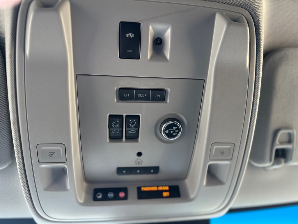 2017 Cadillac Escalade Image 21