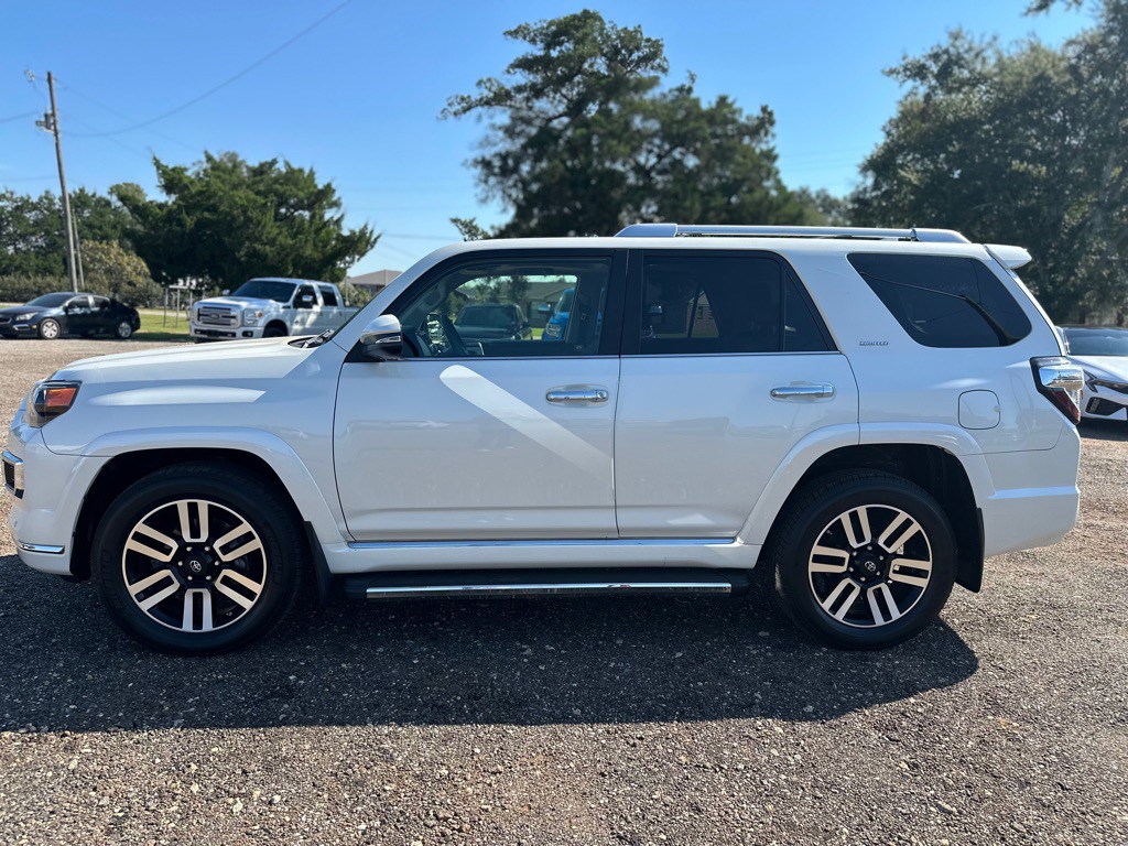 2019 Toyota 4Runner Image 3