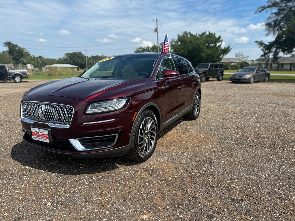 2019 Lincoln Nautilus Image 2