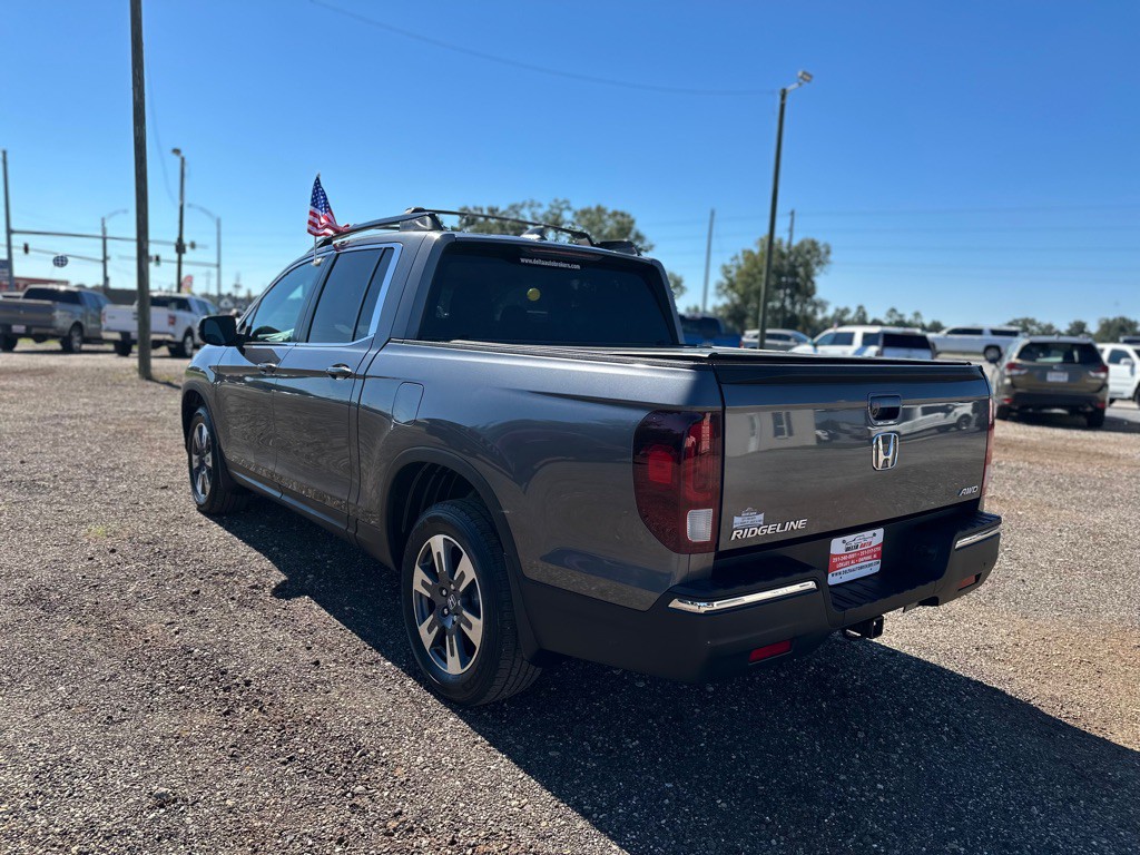 2018 Honda Ridgeline Image 3