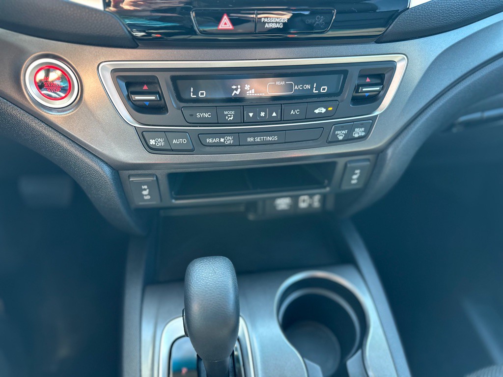 2018 Honda Ridgeline Image 16