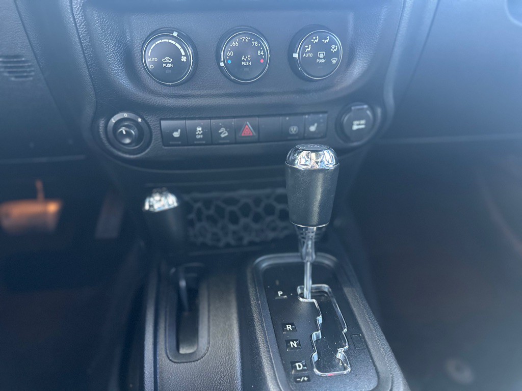 2015 Jeep Wrangler Unlimited Image 15