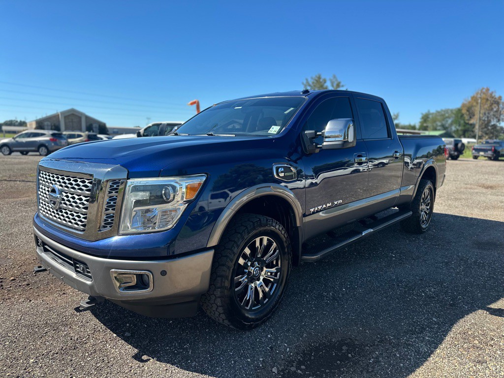 2017 Nissan Titan Image 2