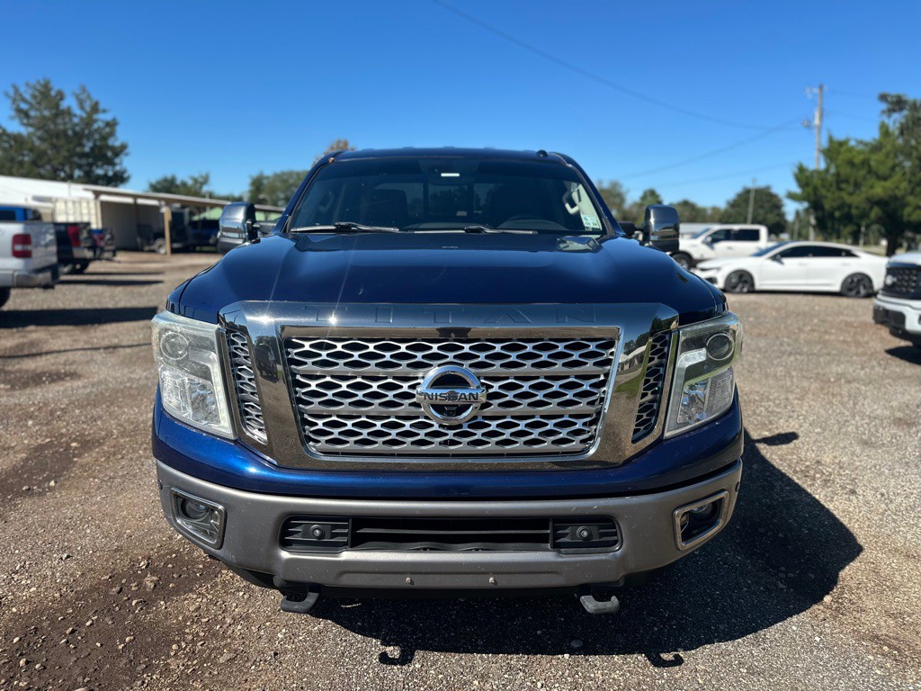 2017 Nissan Titan Image 7