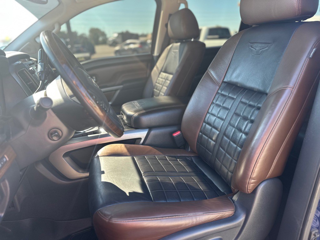 2017 Nissan Titan Image 9