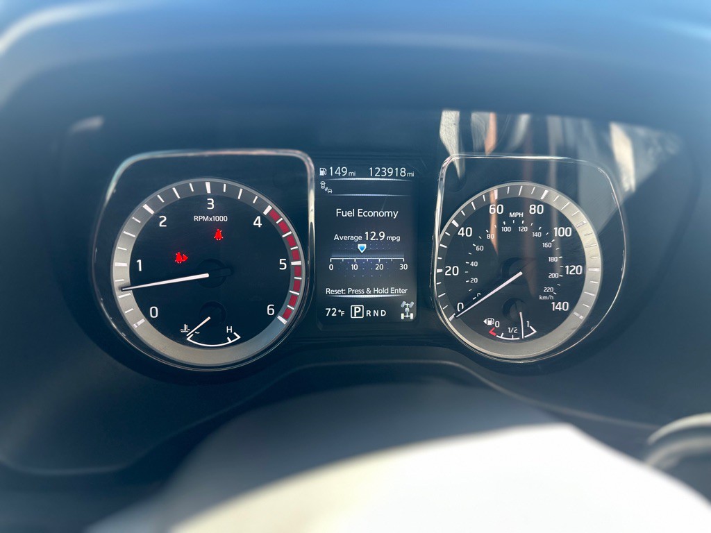 2017 Nissan Titan Image 14