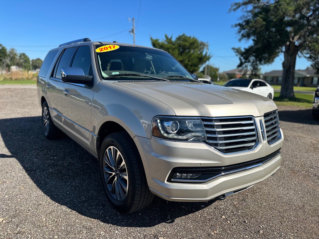 2017 Lincoln Navigator Image 1